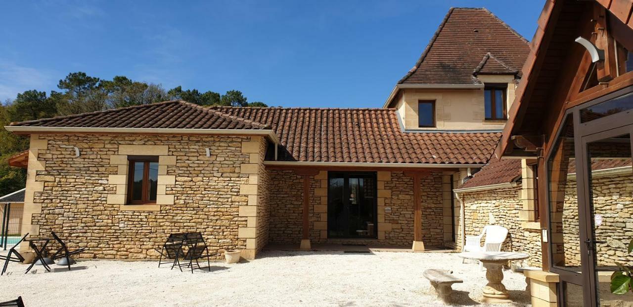 La Table Du Chaffour Saint-Geniès-Bellevue Exterior photo